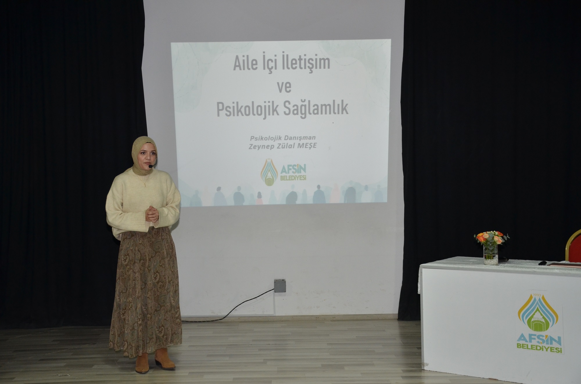 Psikolojik Danışman Zeynep Zülal Meşe Afşin’de Aile İçi İletişimi Anlattı (4)