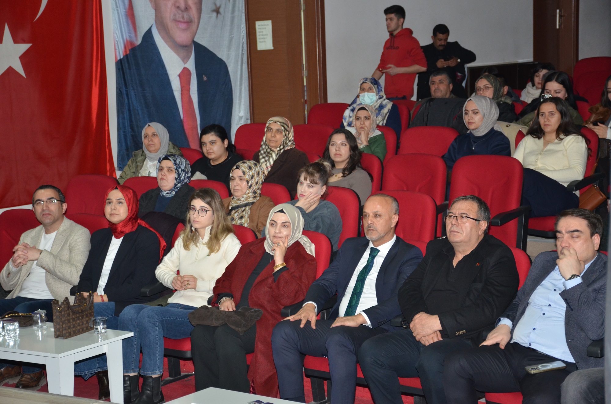 Psikolojik Danışman Zeynep Zülal Meşe Afşin’de Aile İçi İletişimi Anlattı (7)