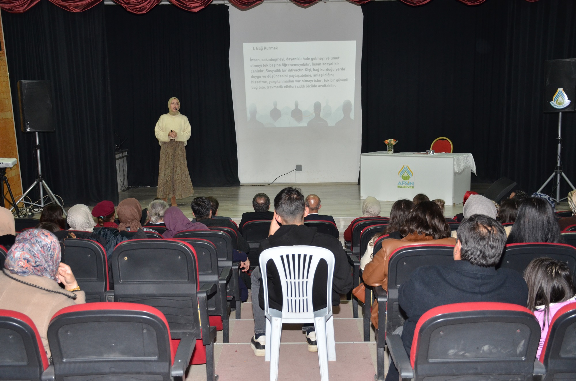 Psikolojik Danışman Zeynep Zülal Meşe Afşin’de Aile İçi İletişimi Anlattı (8)