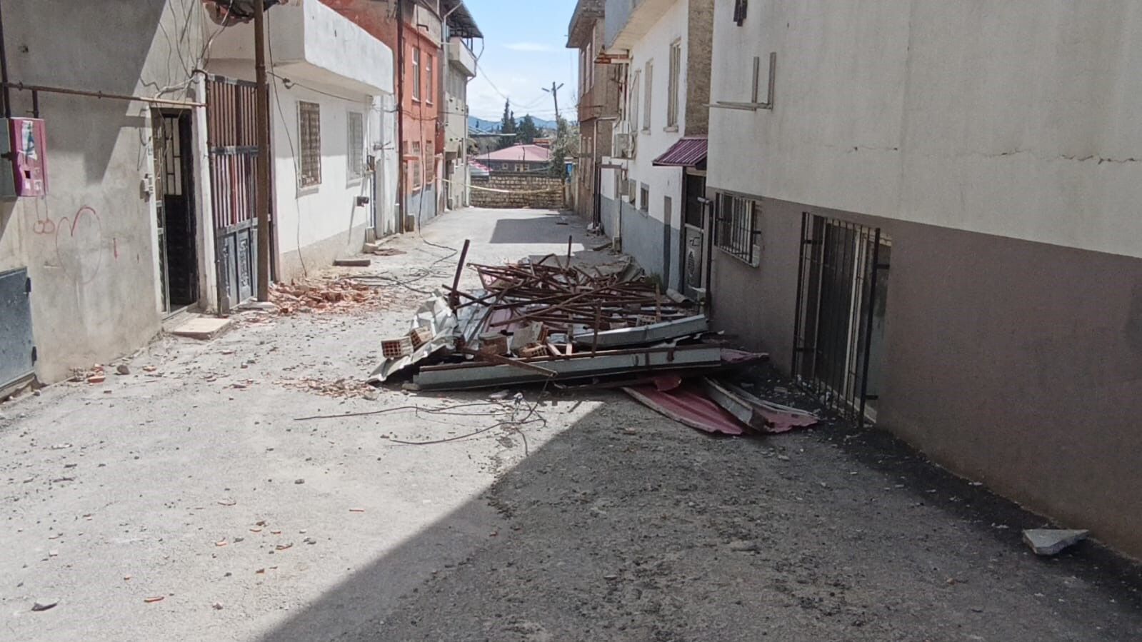 Şiddetli Fırtına Çatıları Uçurdu (3)