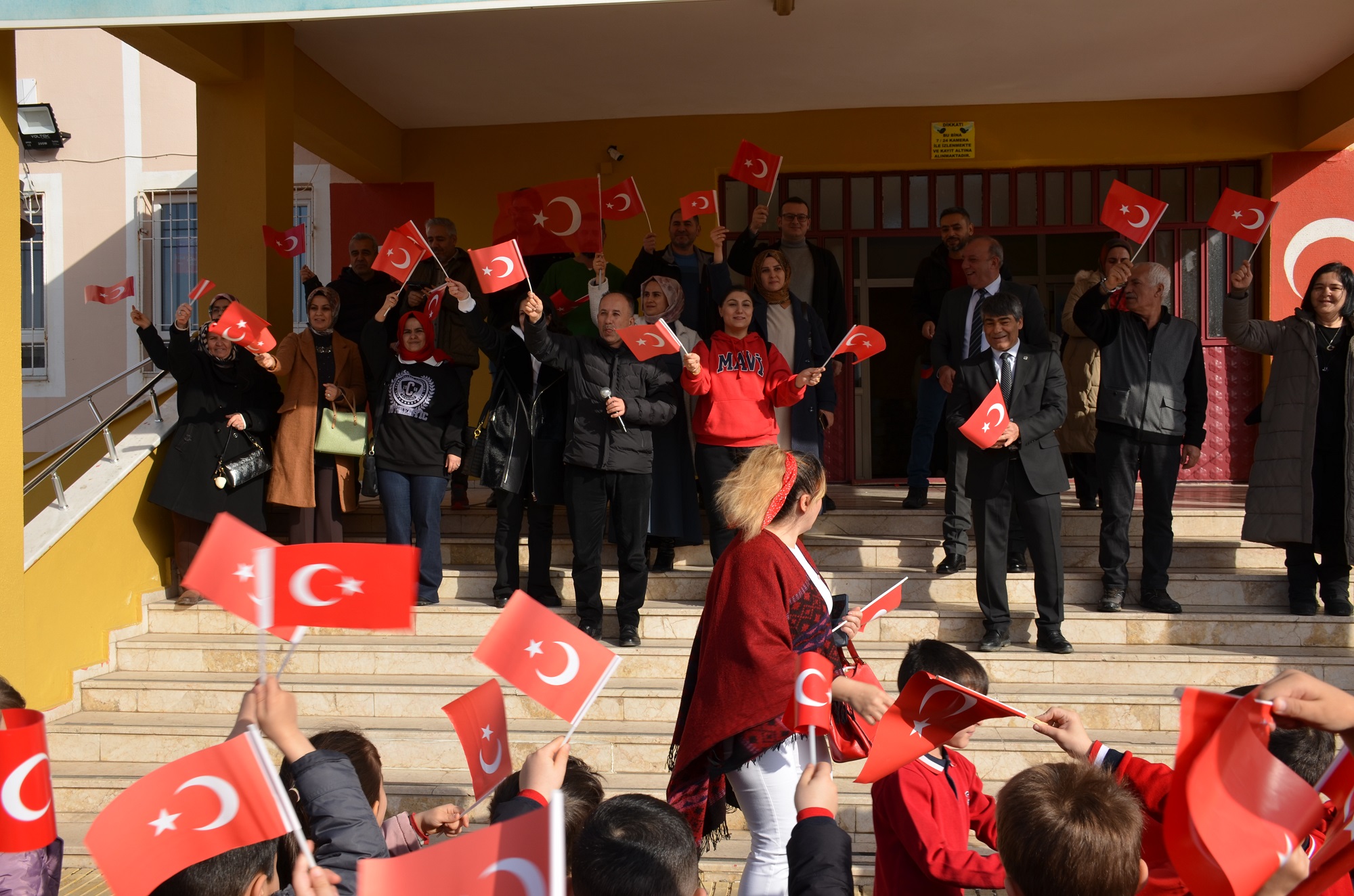Türk Eğitim Sen Afşin’de Öğrencilere Türk Bayrağı Dağıttı (26)-2