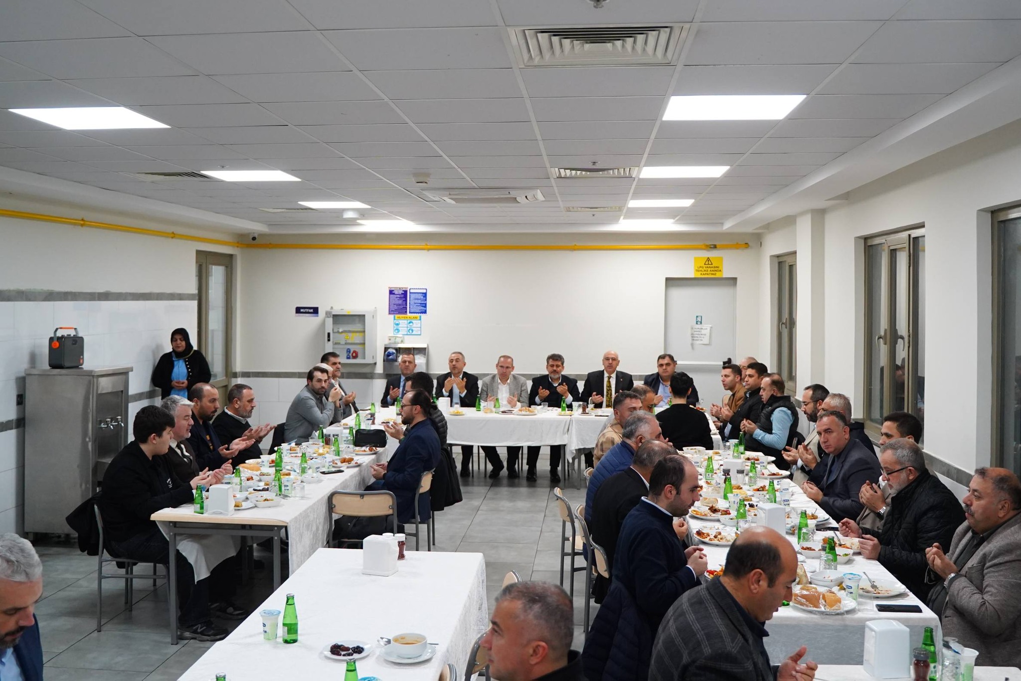 Türkoğlu Osb’de Sanayici Ve Emekçilerle İftar Sofrasında Buluştu1