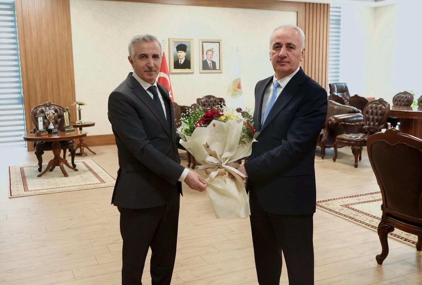 Ünlüer, Vergi Haftası Dolayısıyla Defterdarlık Heyetini Ağırladı1