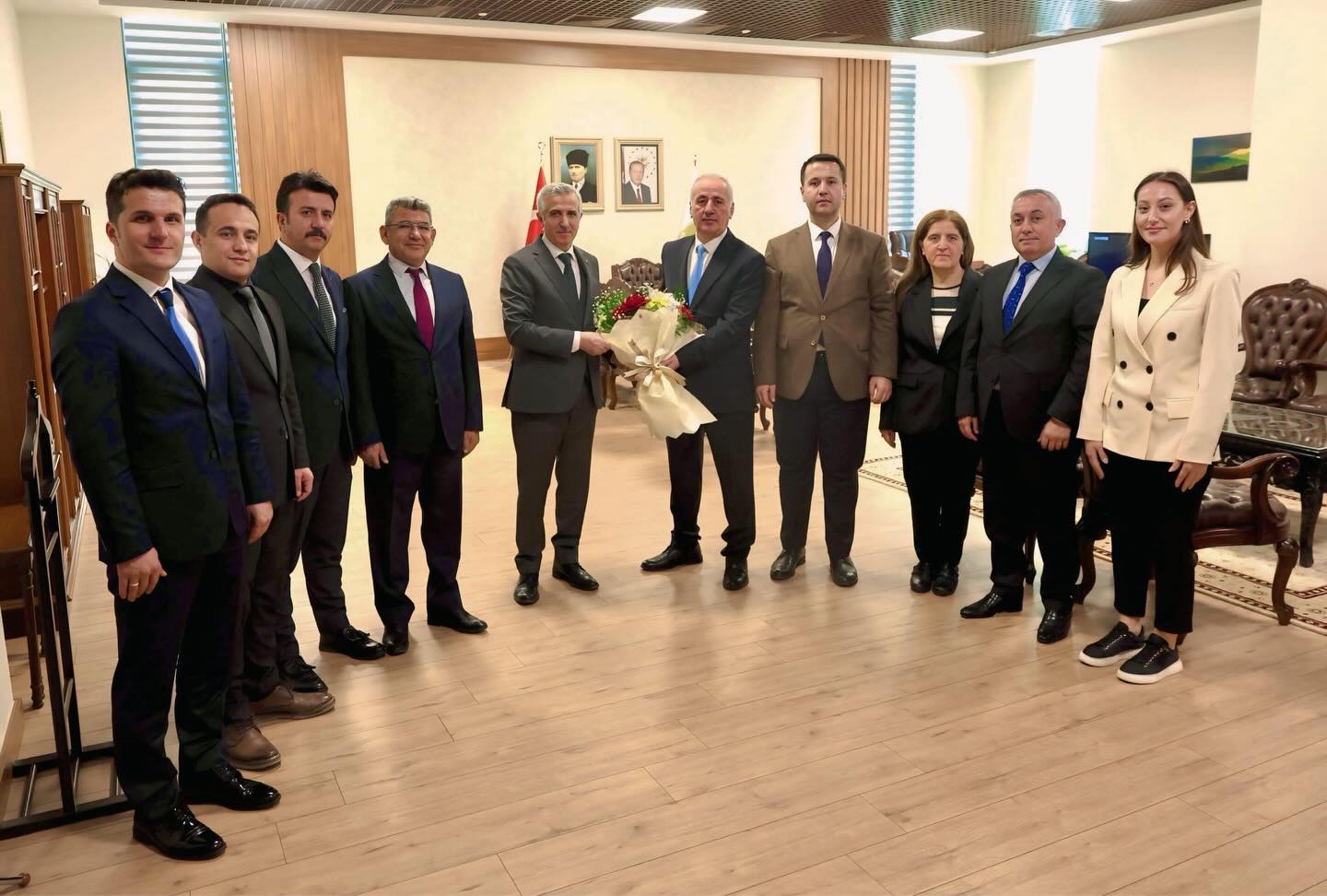 Ünlüer, Vergi Haftası Dolayısıyla Defterdarlık Heyetini Ağırladı3