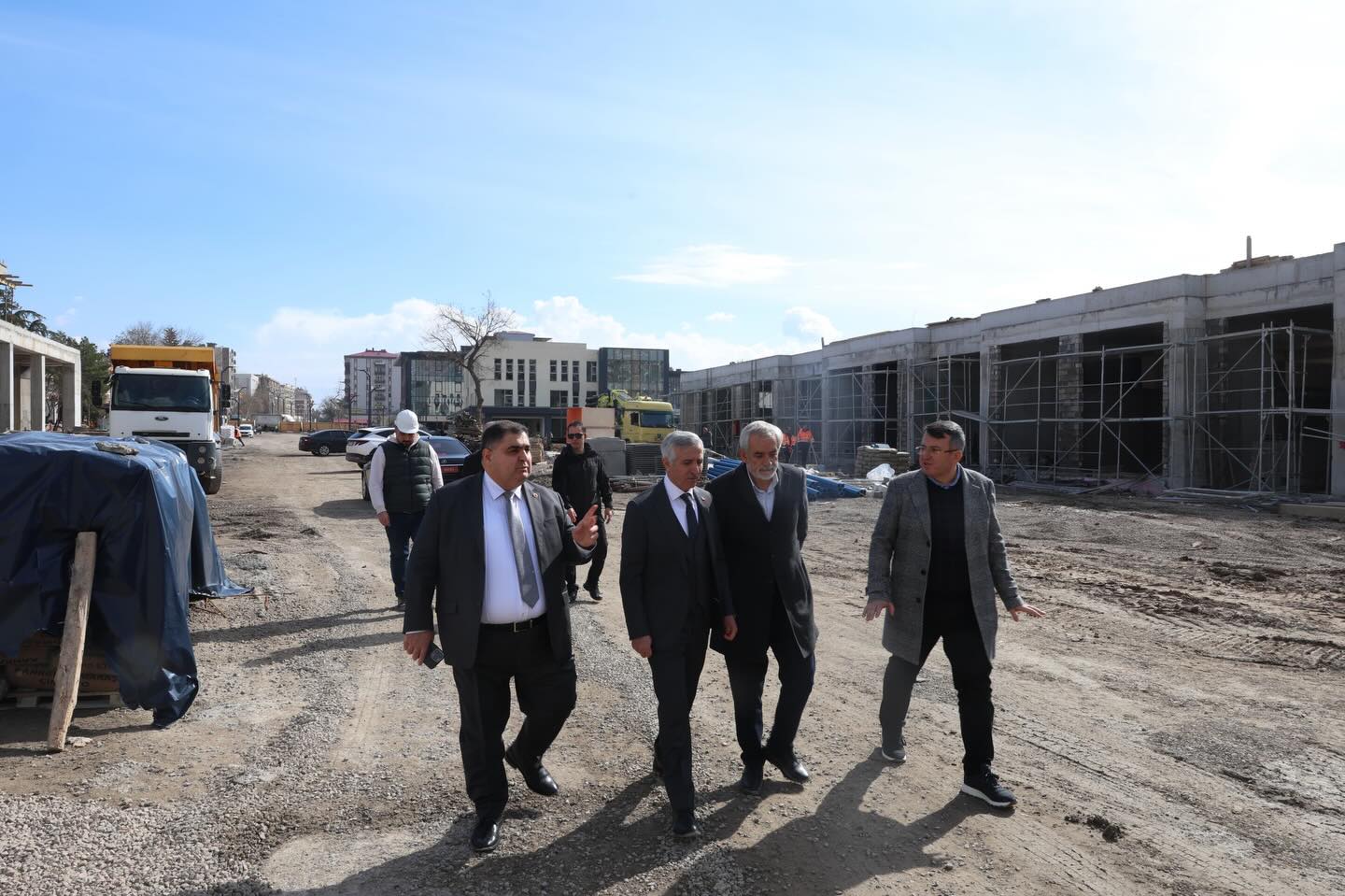 Ünlüer’den Valilik Binası İnşaat Alanında İnceleme1