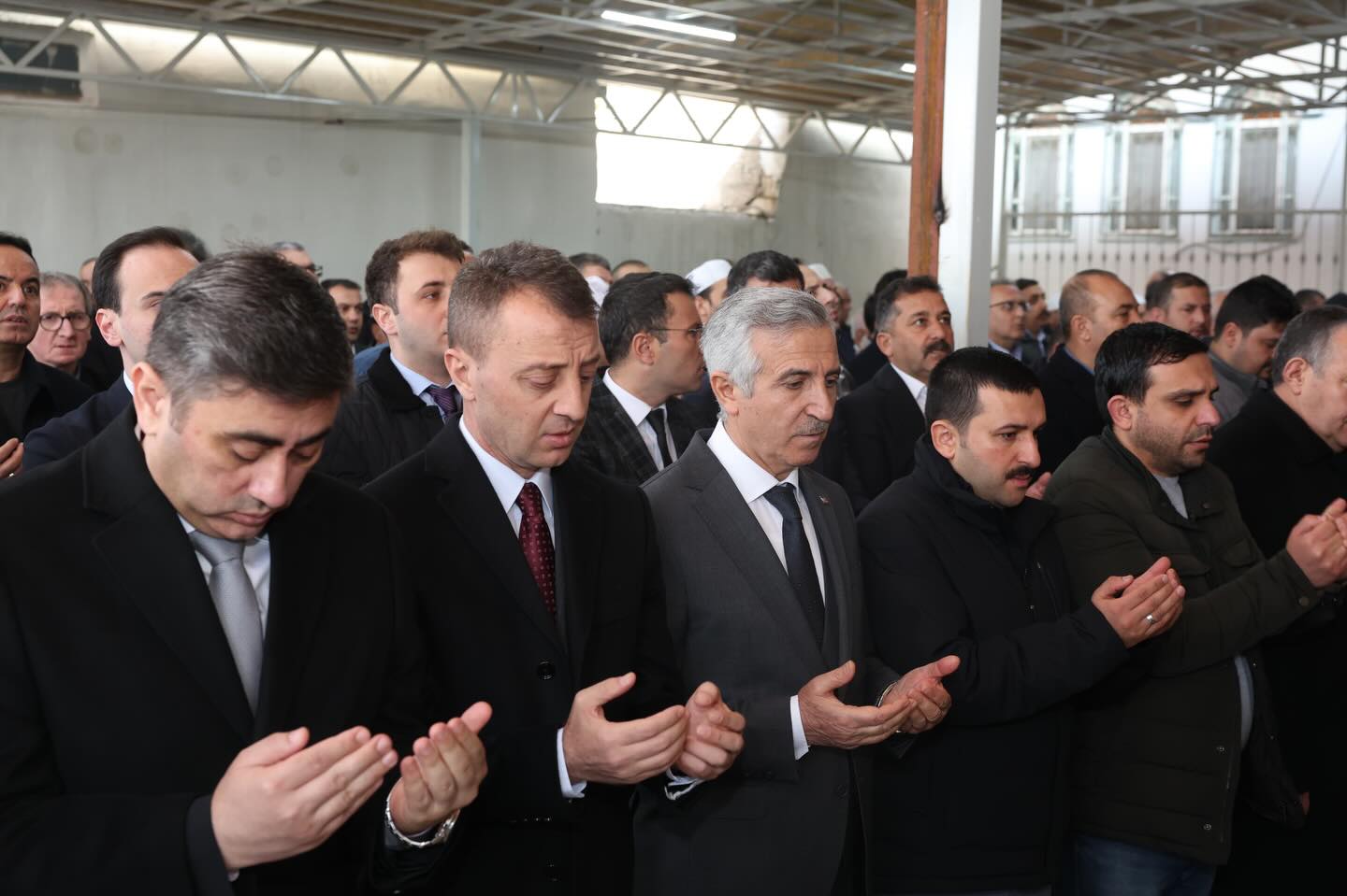 Vali Ünlüer Cenaze Törenine Katıldı