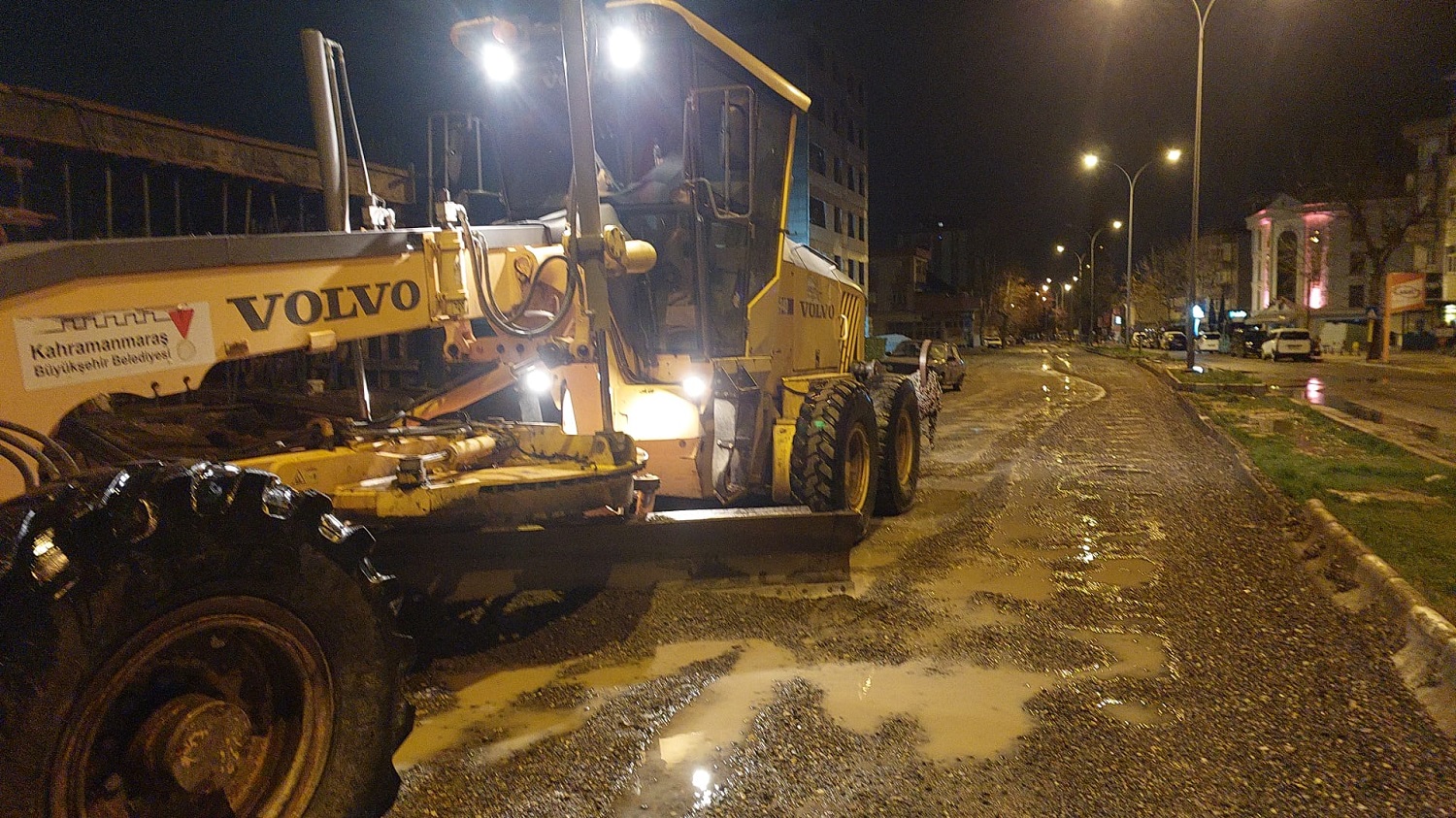 Yağış Sonrası Bozulan Yollara Büyükşehir’den Hızlı Müdahale (5)