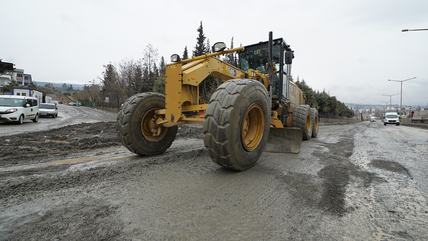 Yağışların Arterlerde Meydana Getirdiği Bozulmalar Hızlıca Onarılıyor (1)-1