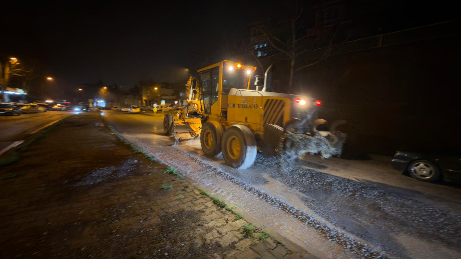 Yağışların Arterlerde Oluşturduğu Tahribatlar Hızla Gideriliyor (1)