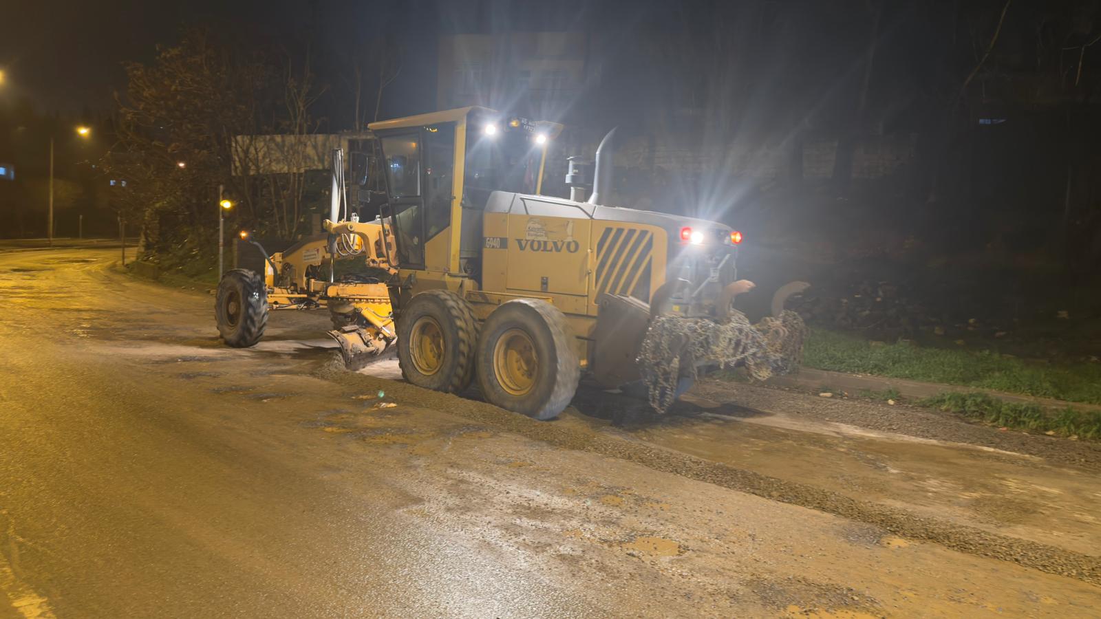 Yağışların Arterlerde Oluşturduğu Tahribatlar Hızla Gideriliyor (4)