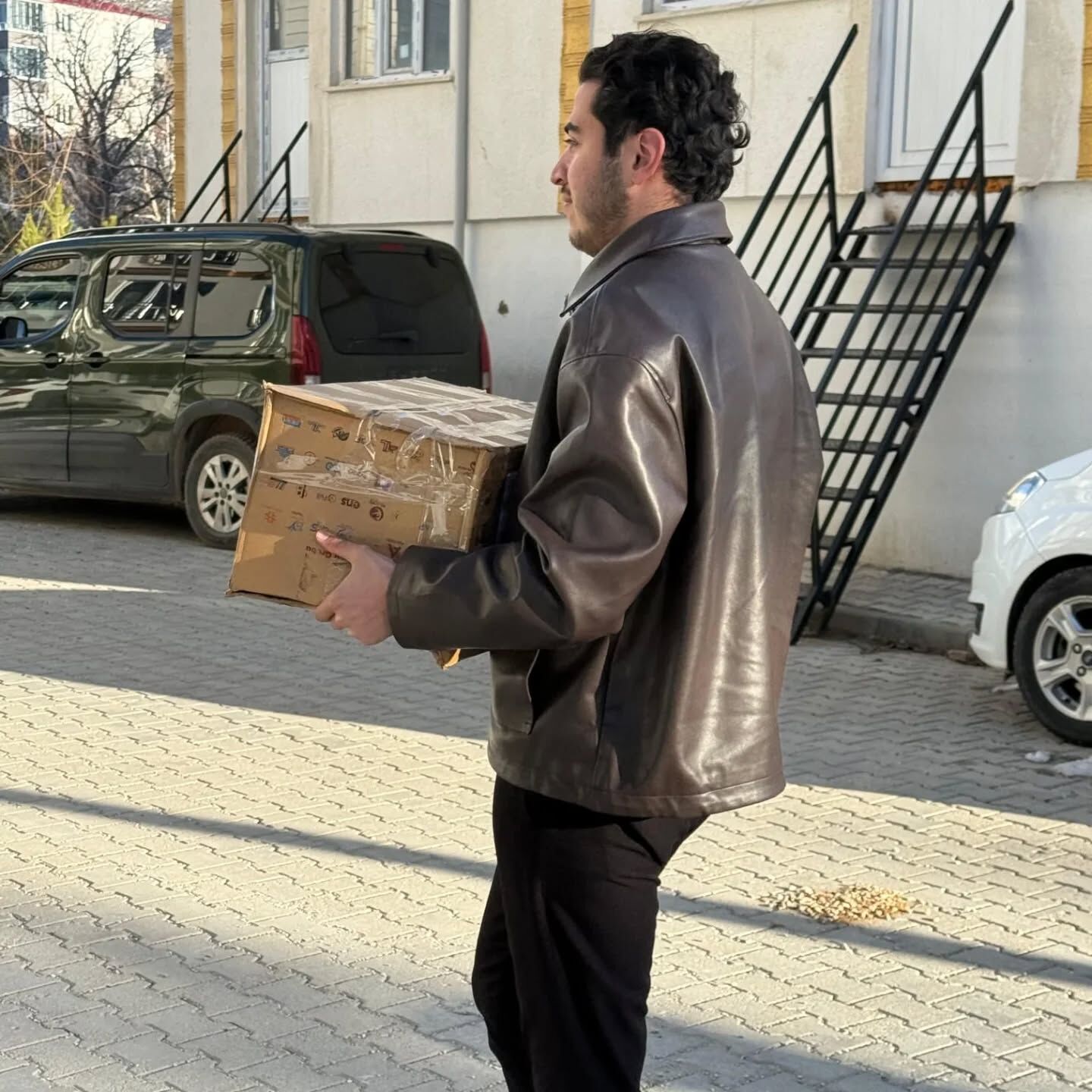 652864532 17925573822252945 7077164465855910251 N