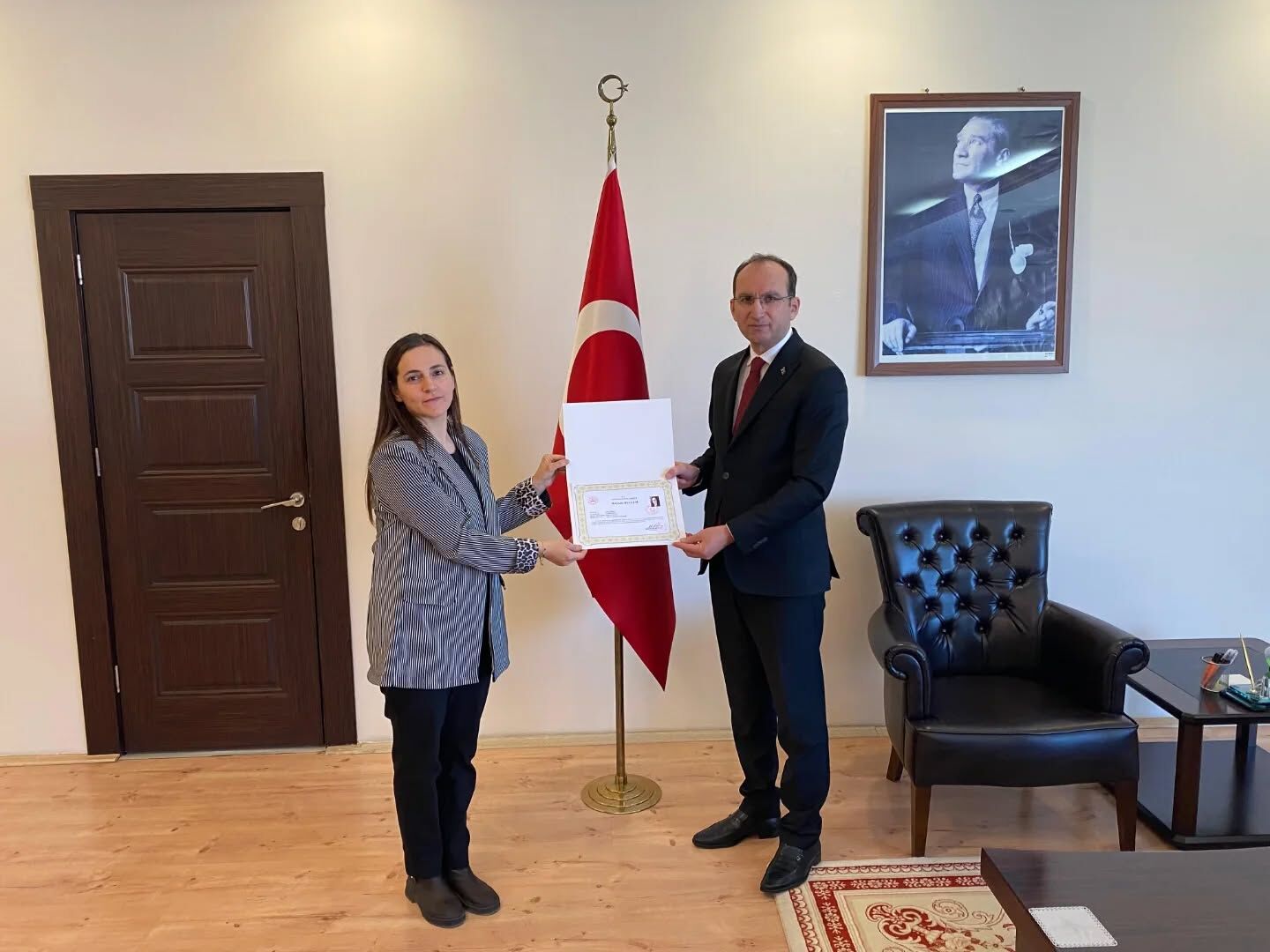 Kaymakam Sarıdoğan’dan Eğitim Personeline Başarı Belgesi