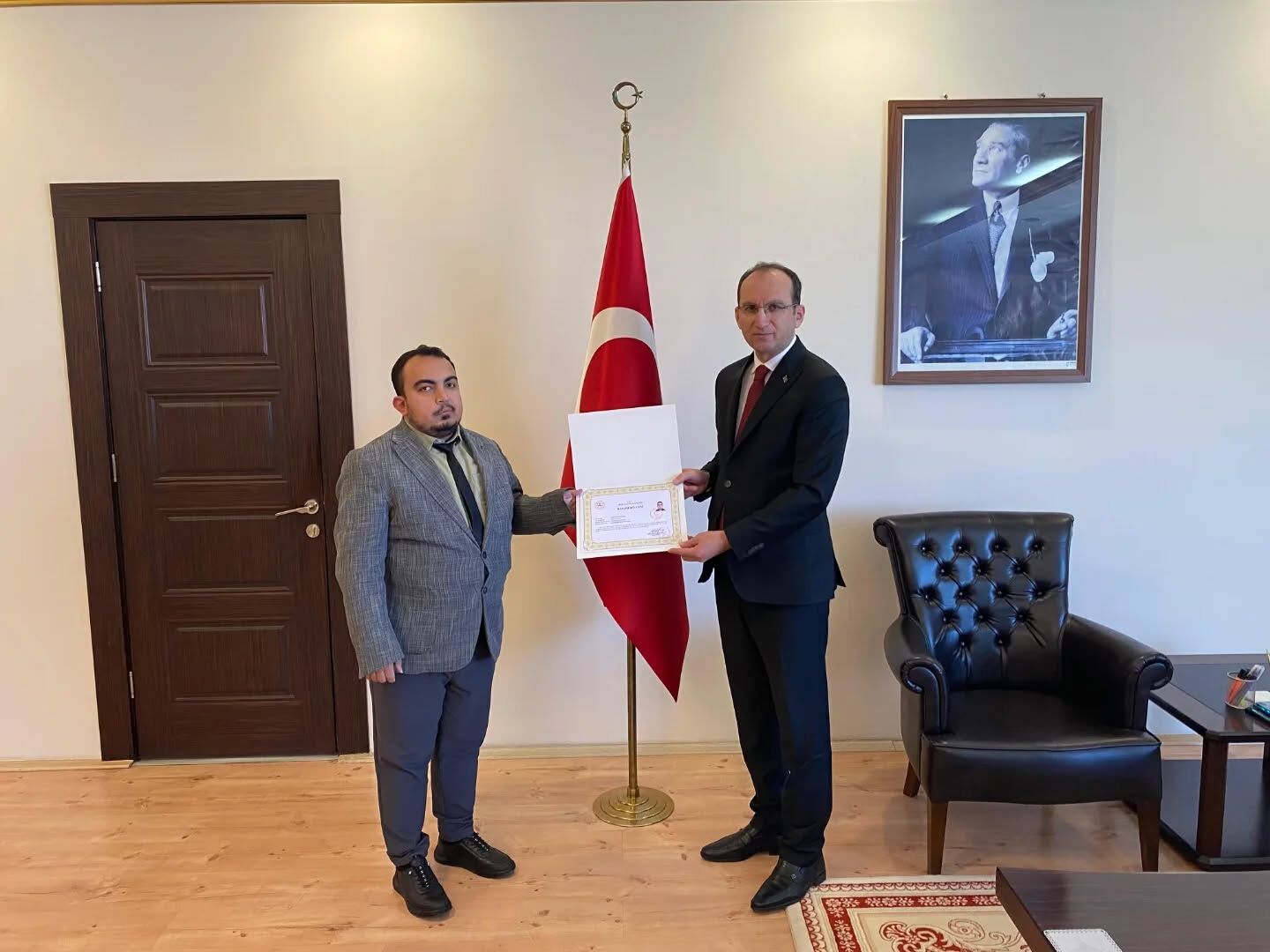 652887400 18089775779468161 6538839781682400189 N