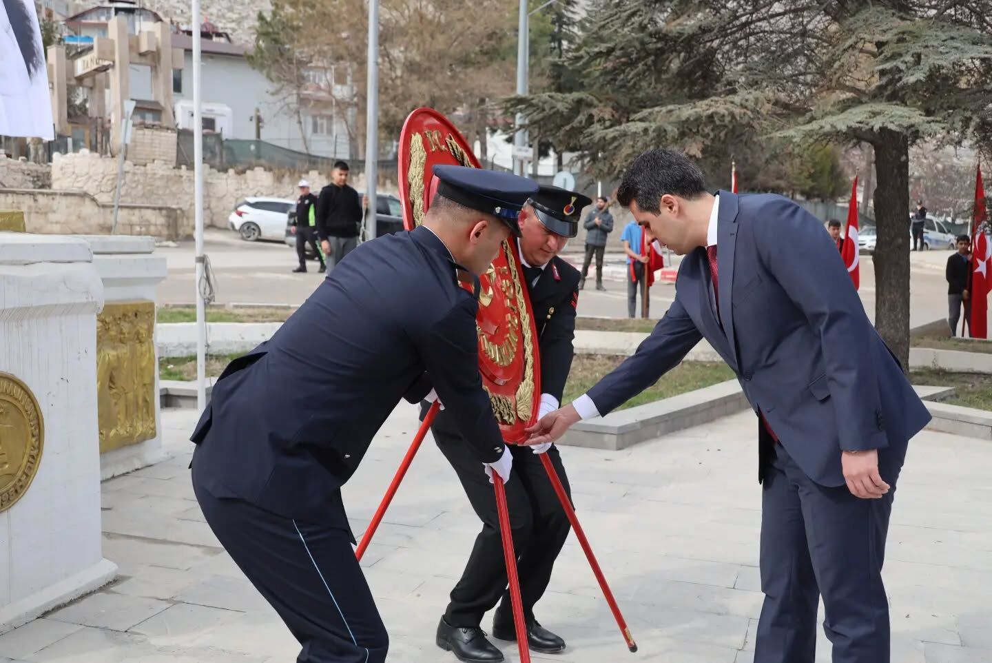 653893188 17997515750916527 7776336919203078835 N