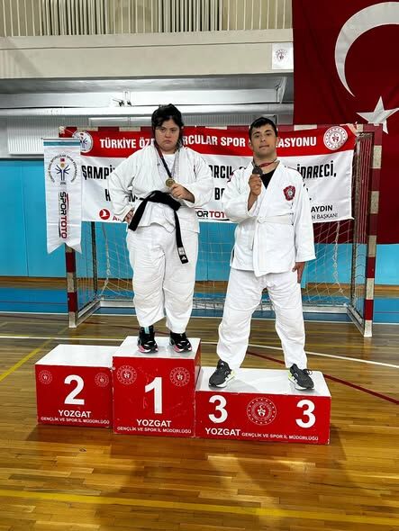 657365109 122287063544240956 7995581035213123109 N