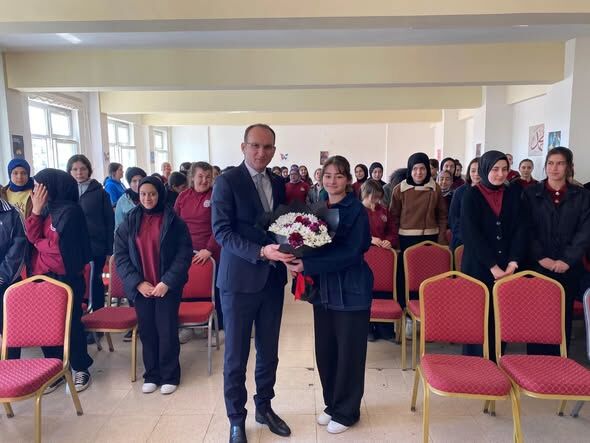 657576237 18091225472468161 425844788285418622 N