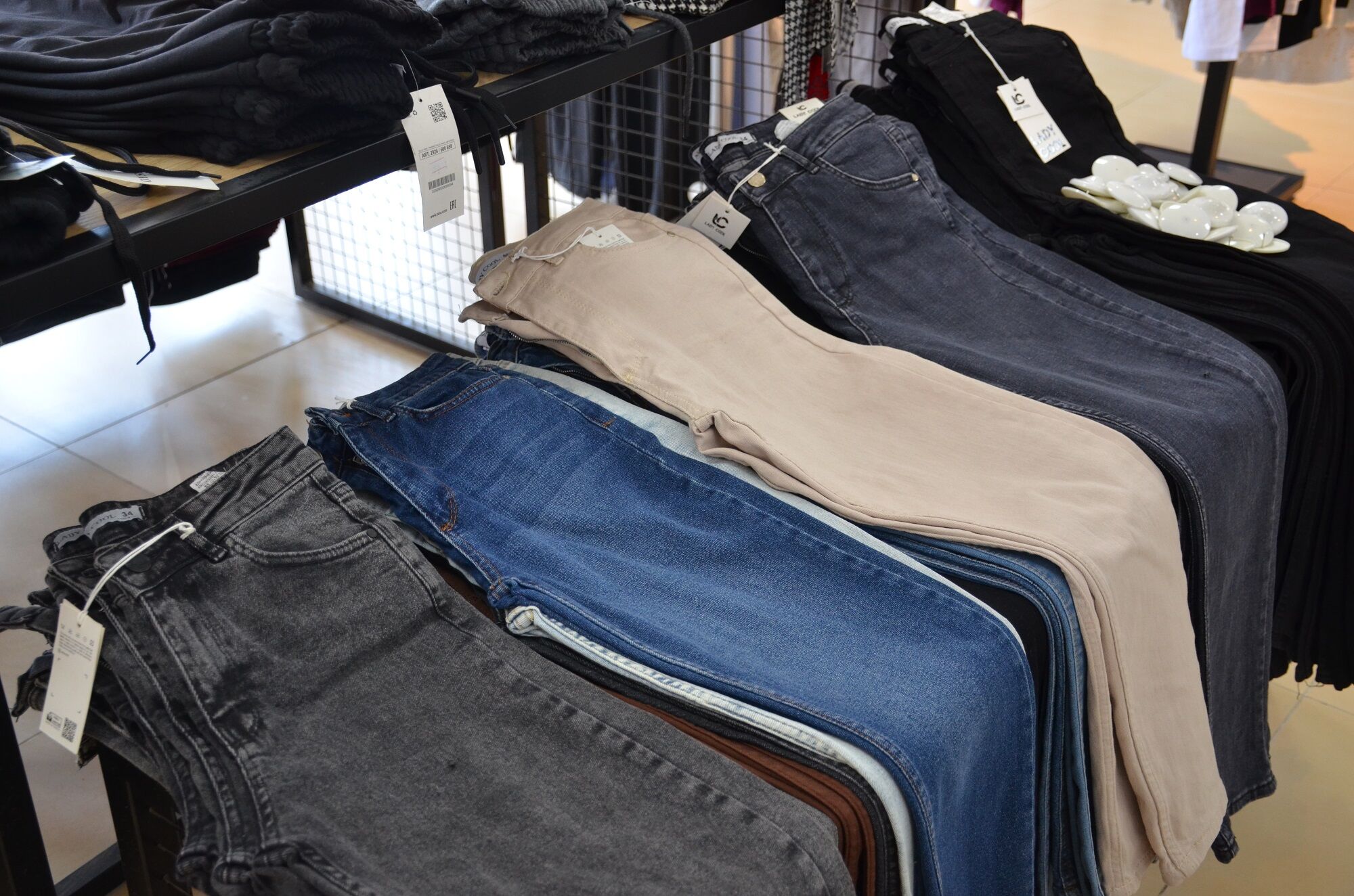 Adyes Giyim Yeni Yerinde Bayrama Özel Büyük İndirimler (7)