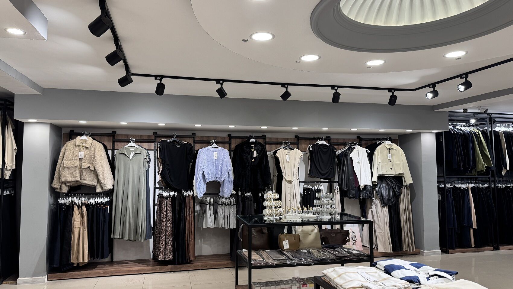 Afşin H&S Wear’da Ramazan Bayramı’na Özel İndirimler Başladı (13)