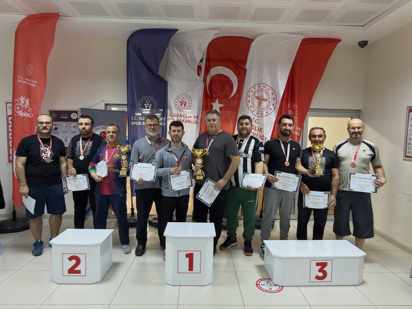 Afşin İlçe Sağlık Müdürlüğü Masa Tenisi Turnuvasında Üçüncü Oldu1