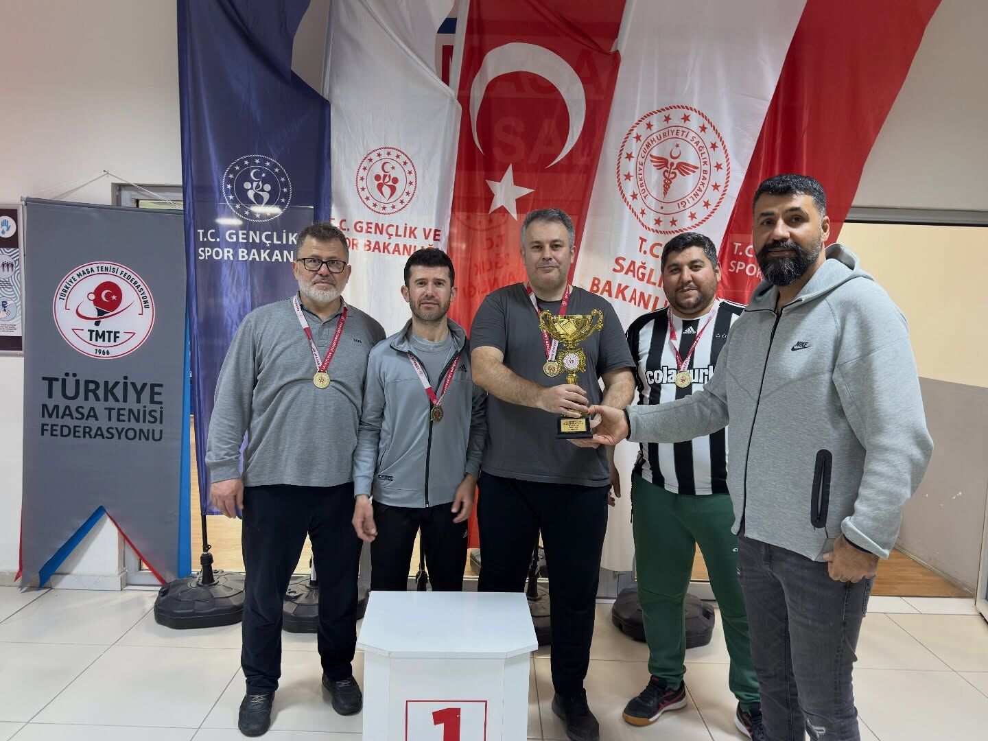 Afşin İlçe Sağlık Müdürlüğü Masa Tenisi Turnuvasında Üçüncü Oldu2