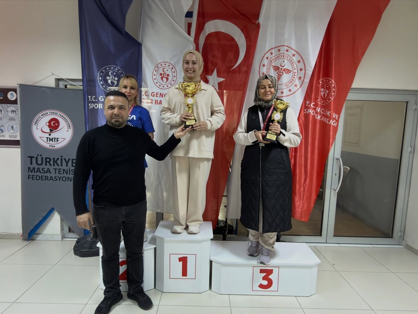 Afşin İlçe Sağlık Müdürlüğü Masa Tenisi Turnuvasında Üçüncü Oldu6