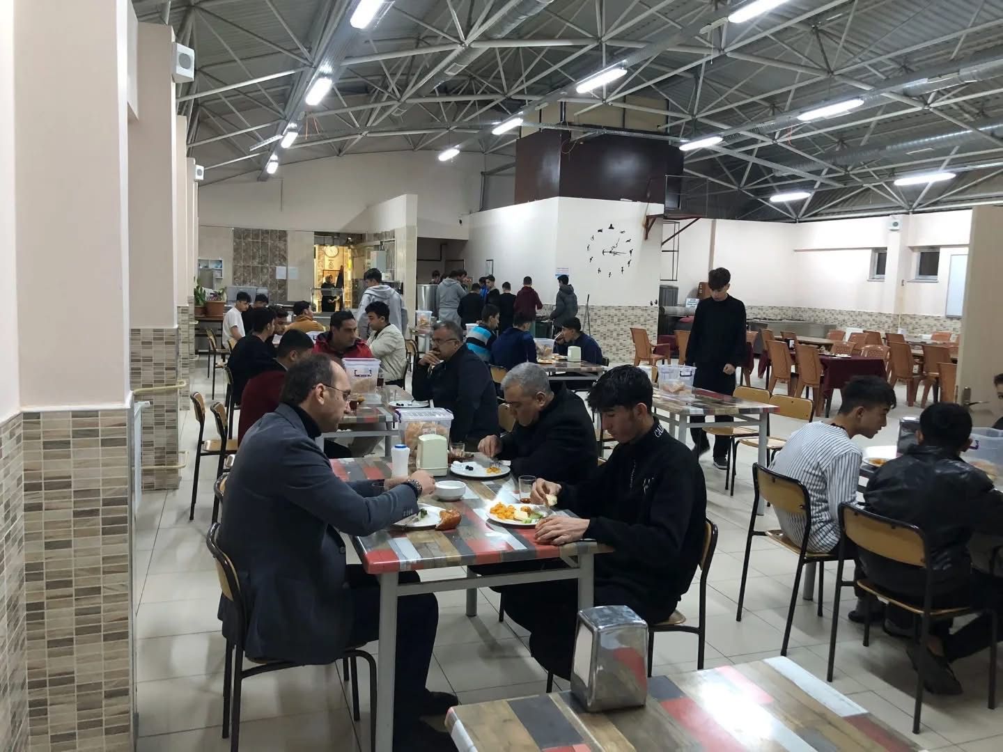 Afşin Kaymakamı Sarıdoğan, Öğrencilerle Sahur Sofrasında Buluştu3