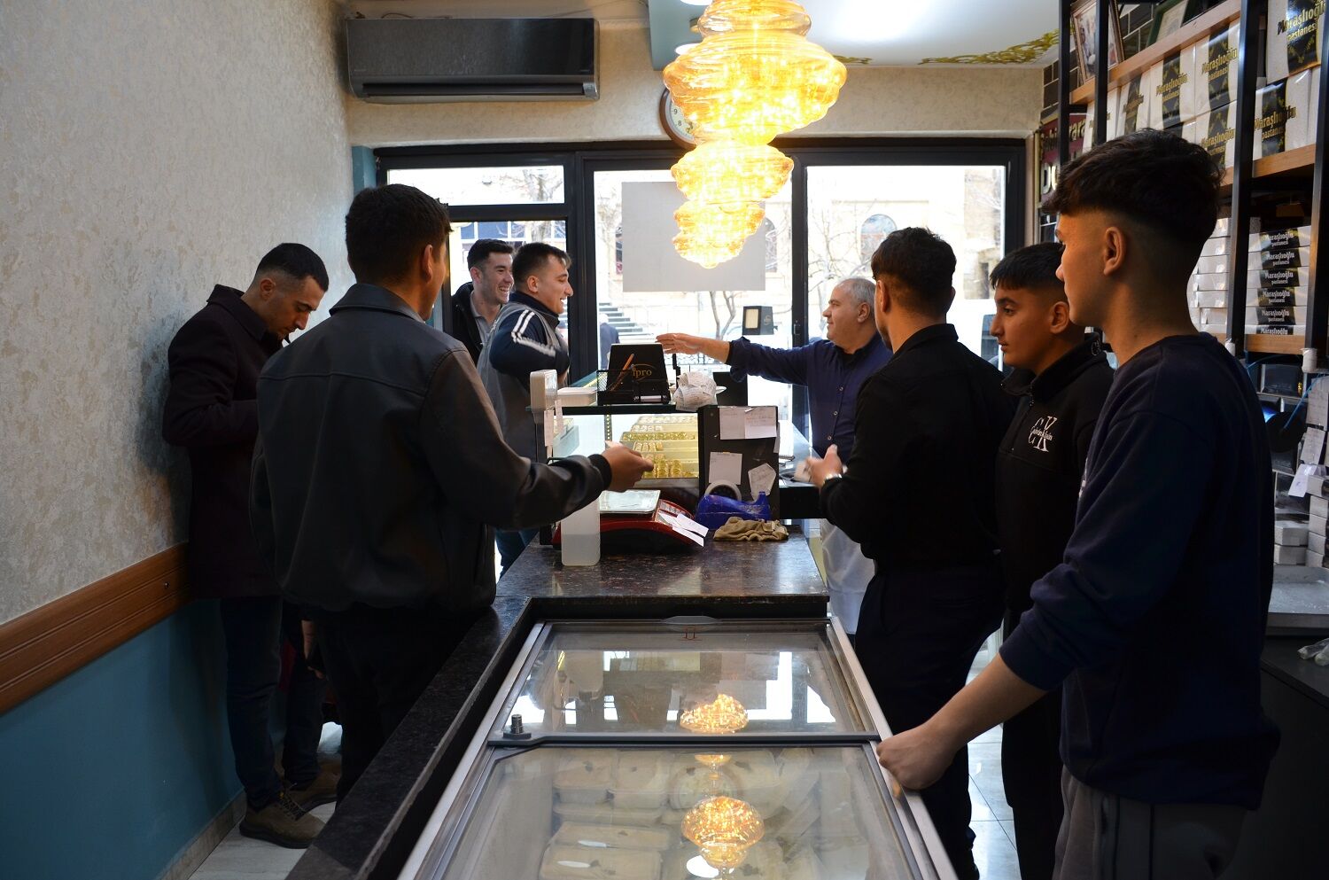 Afşin’de Arefe Günü Çarşı Dolup Taştı (13)