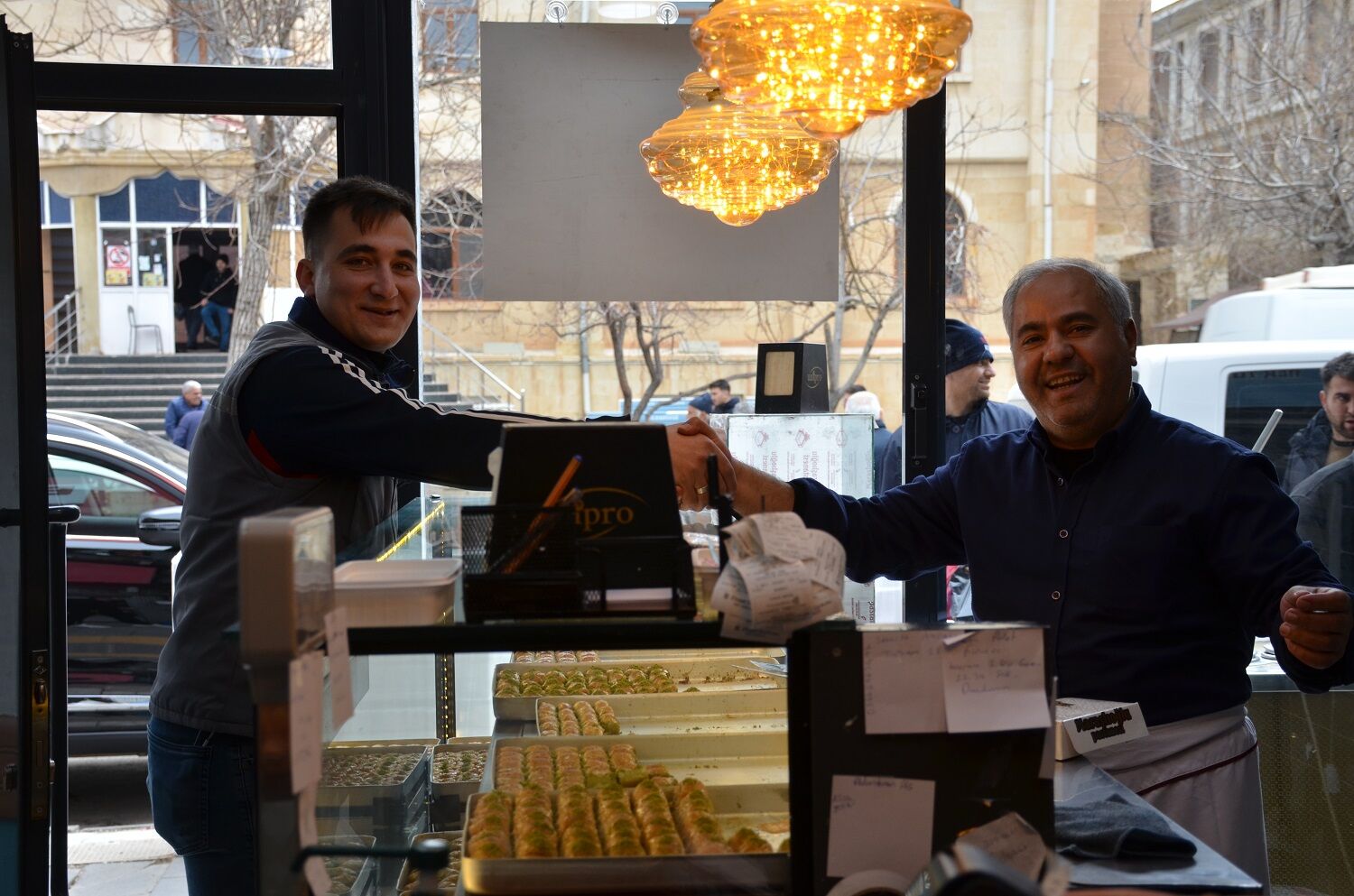 Afşin’de Arefe Günü Çarşı Dolup Taştı (14)