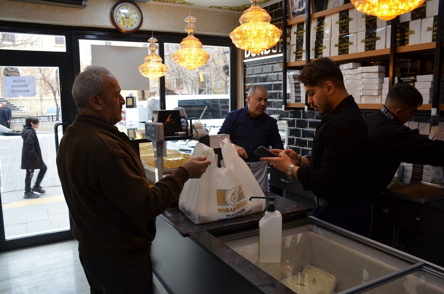 Afşin’de Arefe Günü Çarşı Dolup Taştı (18)