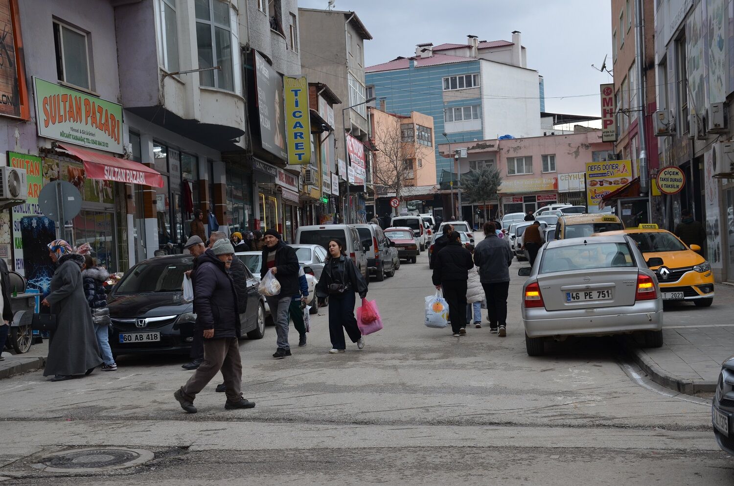 Afşin’de Arefe Günü Çarşı Dolup Taştı (4)