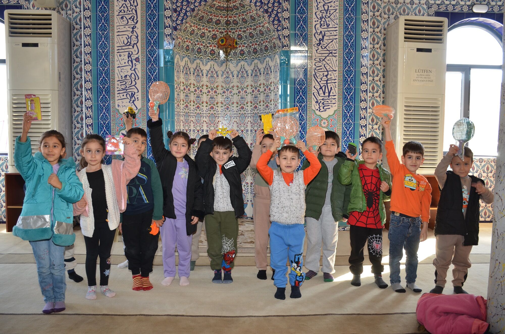Afşin’de Çocuklara Camiyi Sevdirmeyi Amaçlayan ‘Çocuk Market’ Açıldı (1)