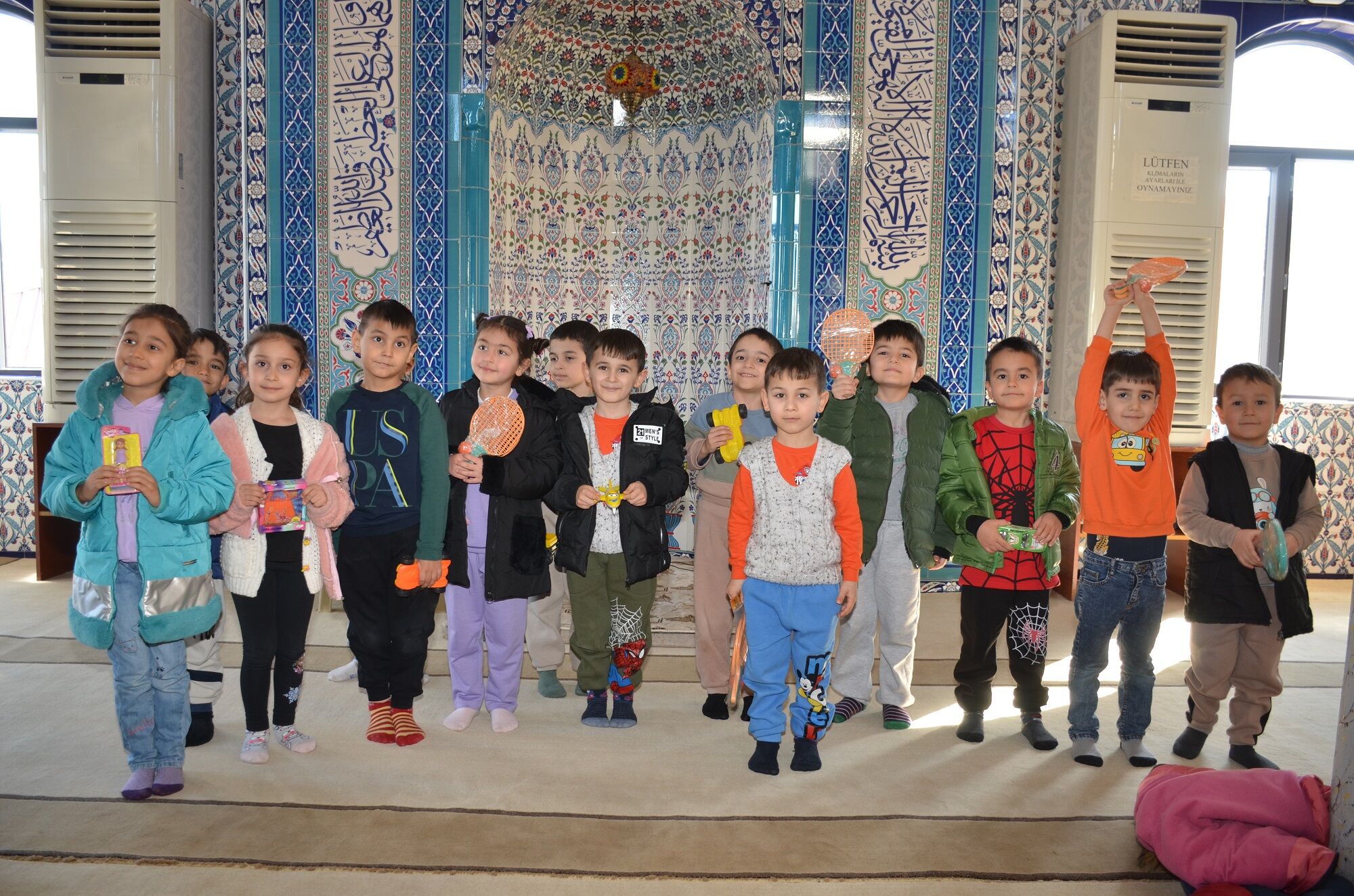 Afşin’de Çocuklara Camiyi Sevdirmeyi Amaçlayan ‘Çocuk Market’ Açıldı (20)