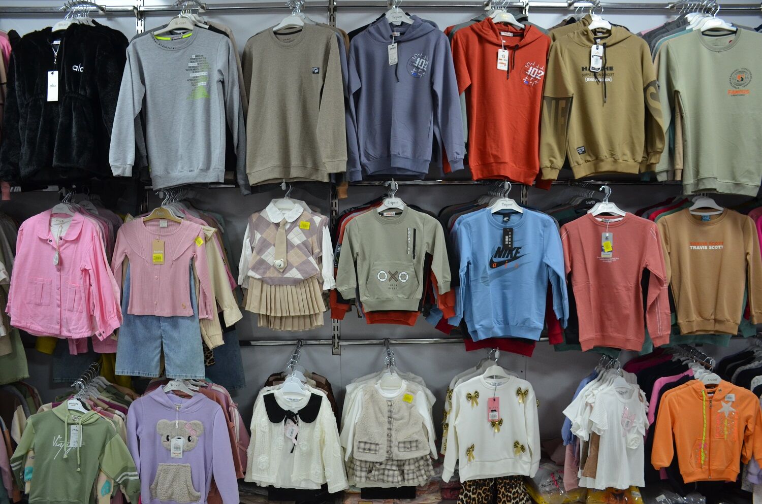 Afşin’de Giyimin Güvenilir Adresi Öz Cerenler (8)