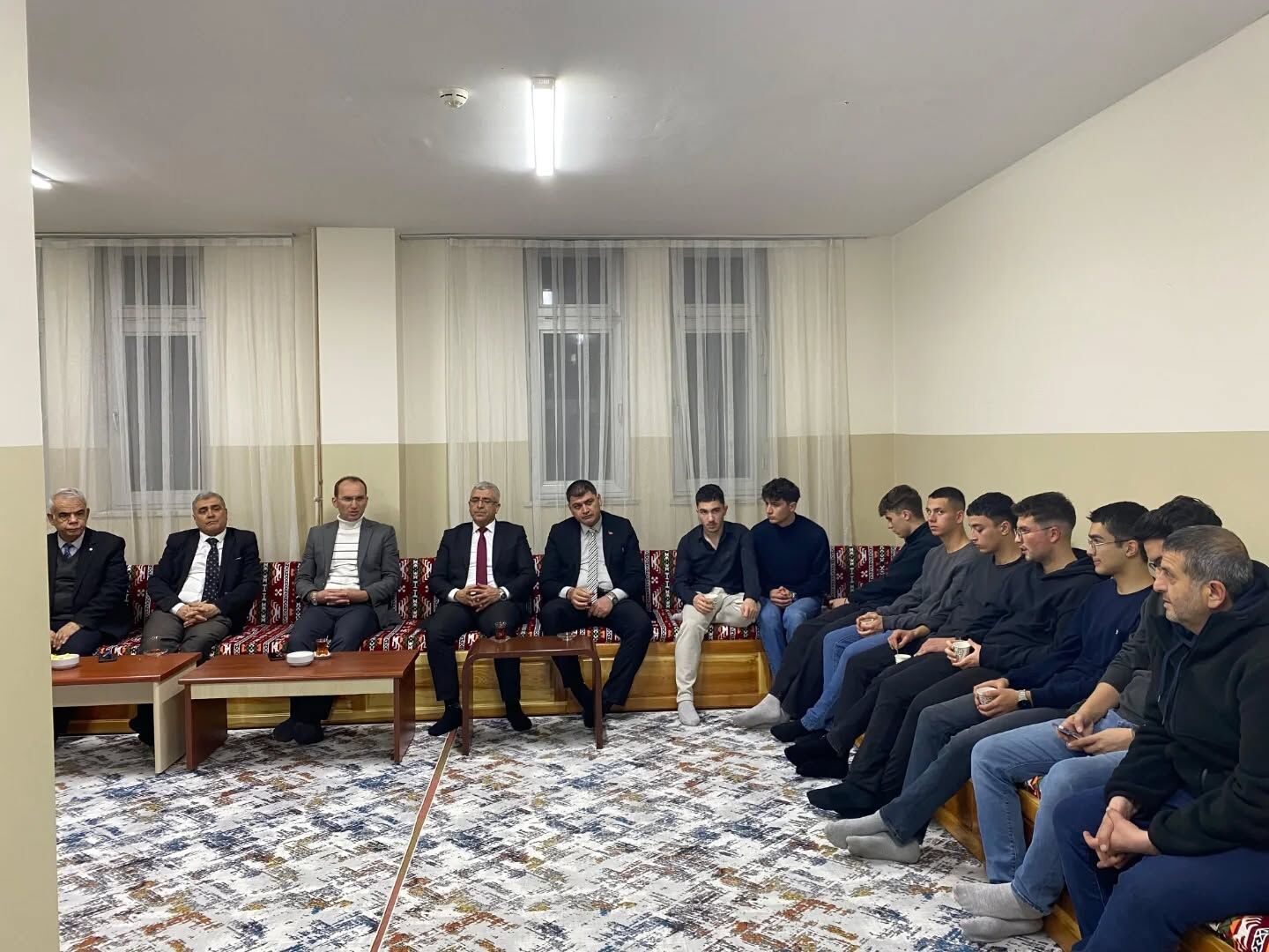 Afşin’de “İftarda Konuşalım” Programında Öğrencilerle Anlamlı Buluşma (3)