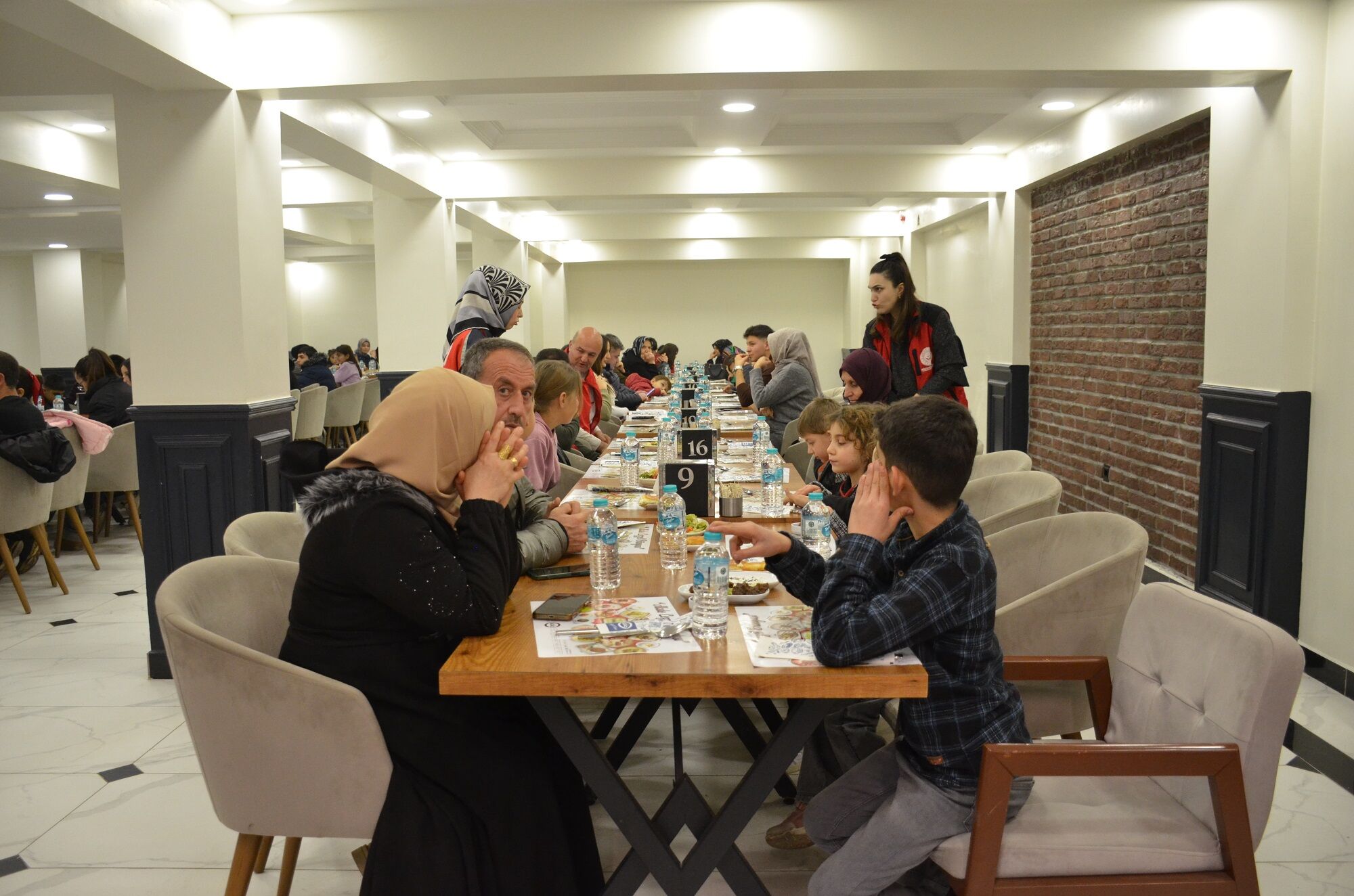 Afşin’de Öksüz Ve Yetimler İçin Gönülleri Isıtan İftar (2)