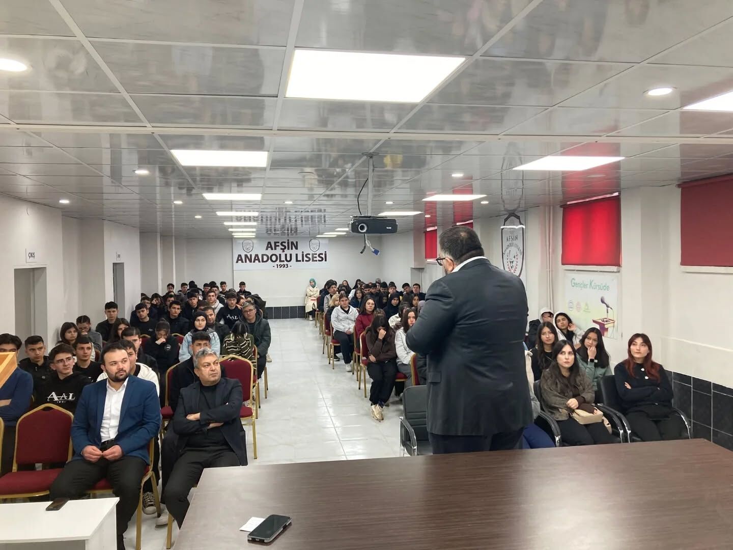 Afşin’de Ramazan Ayına Özel Gençlik Söyleşisi Düzenlendi (3)