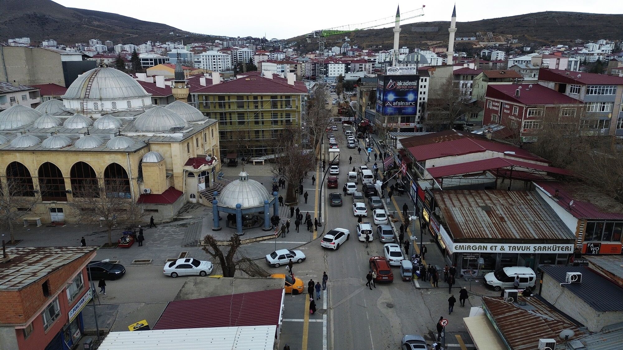 Afşin’de Ramazan Bayramı Arifesinde Trafik Yoğunluğu Yaşanıyor (4)