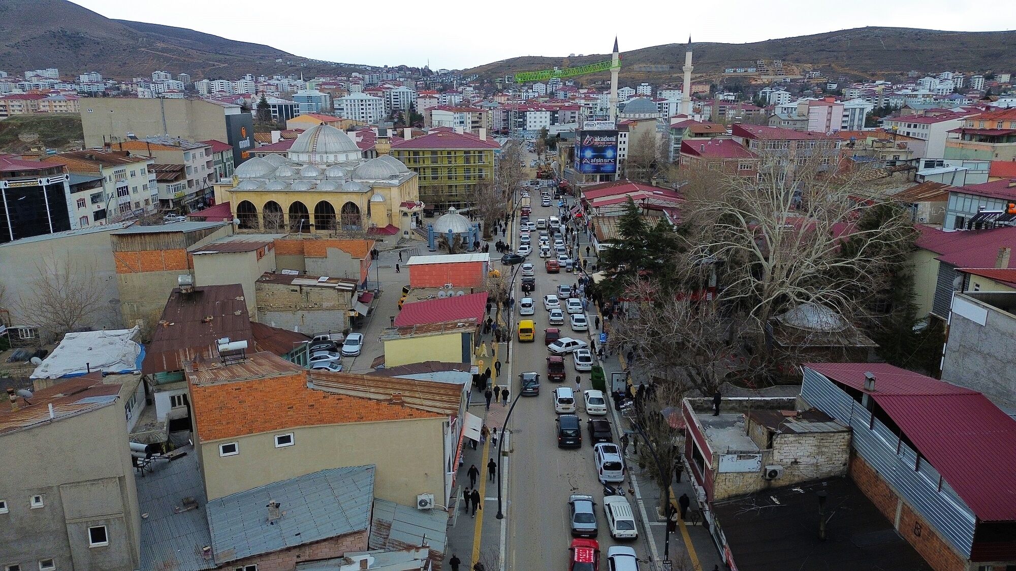 Afşin’de Ramazan Bayramı Arifesinde Trafik Yoğunluğu Yaşanıyor (5)