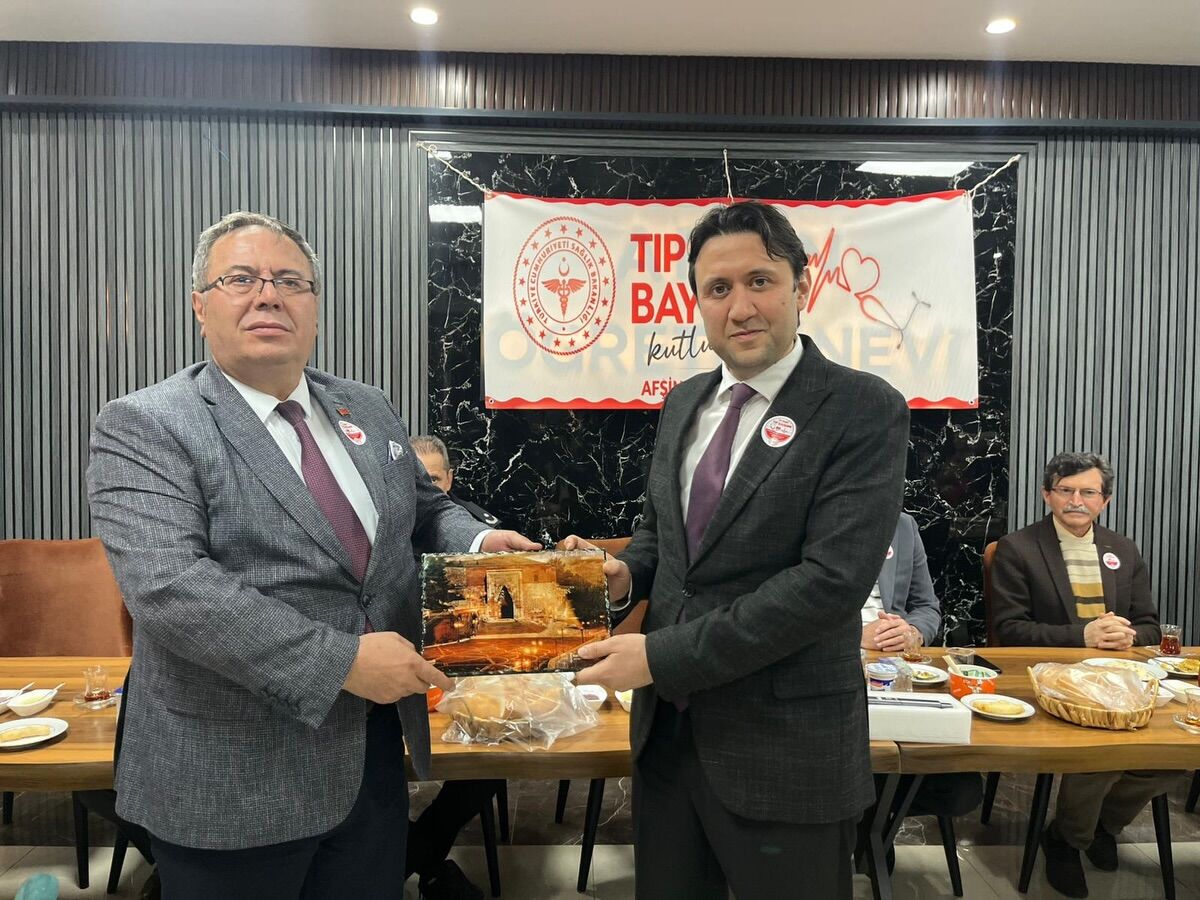 Afşin’de Sağlık Çalışanları İftarda Bir Araya Geldi10