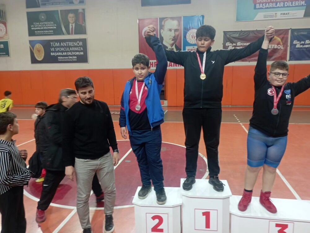 Afşinli Güreşçilerden İl Müsabakalarında Büyük Başarıq