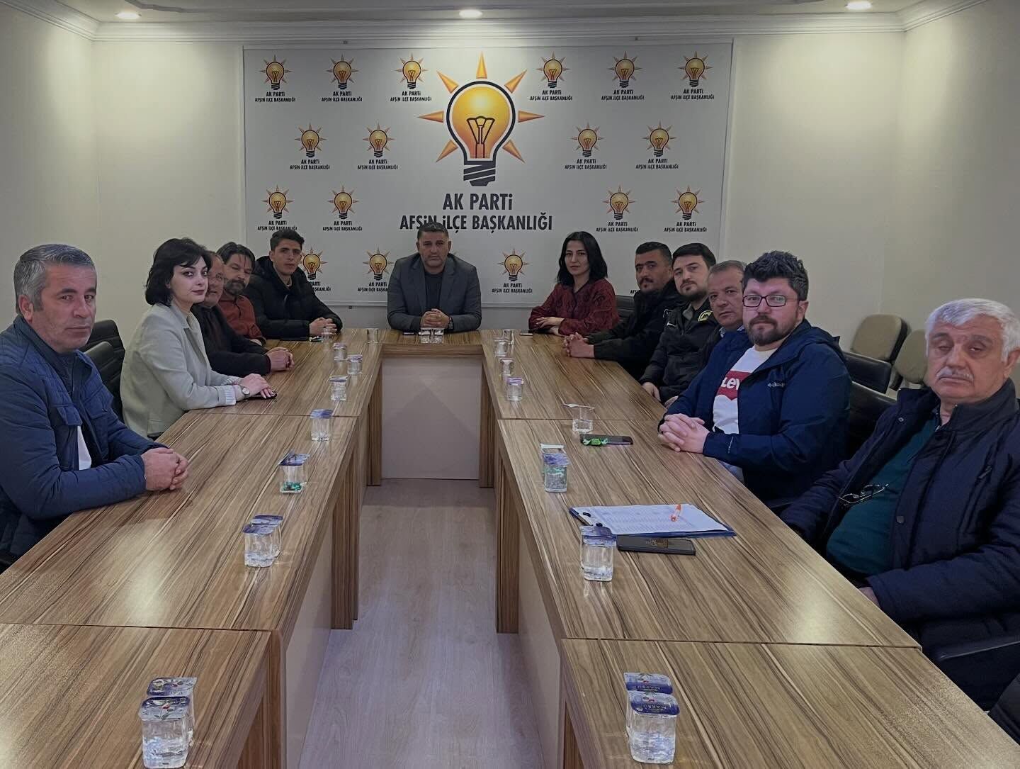 Ak Parti Afşin İlçe Teşkilatı Yönetim Kurulu Toplantısını Gerçekleştirdi2