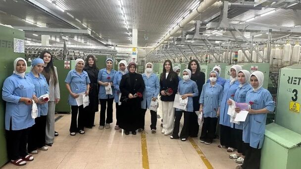 Ak Parti Heyeti Tekstil Fabrikasında Kadın Emekçilerle Buluştu (2)