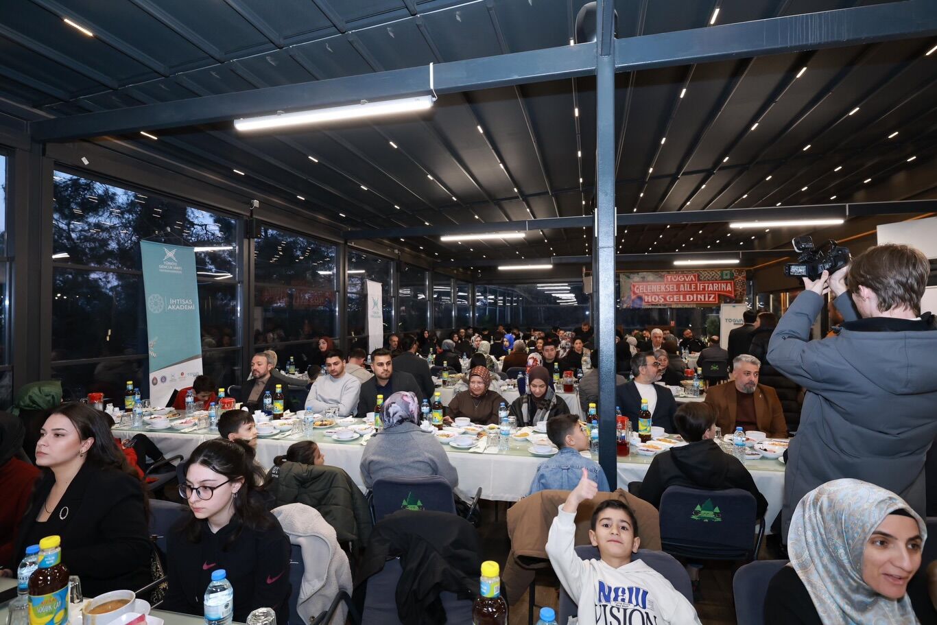 Ak Parti Heyeti Tügva’nın Gelenekssel Aile İftarında Vatandaşlarla Buluştu