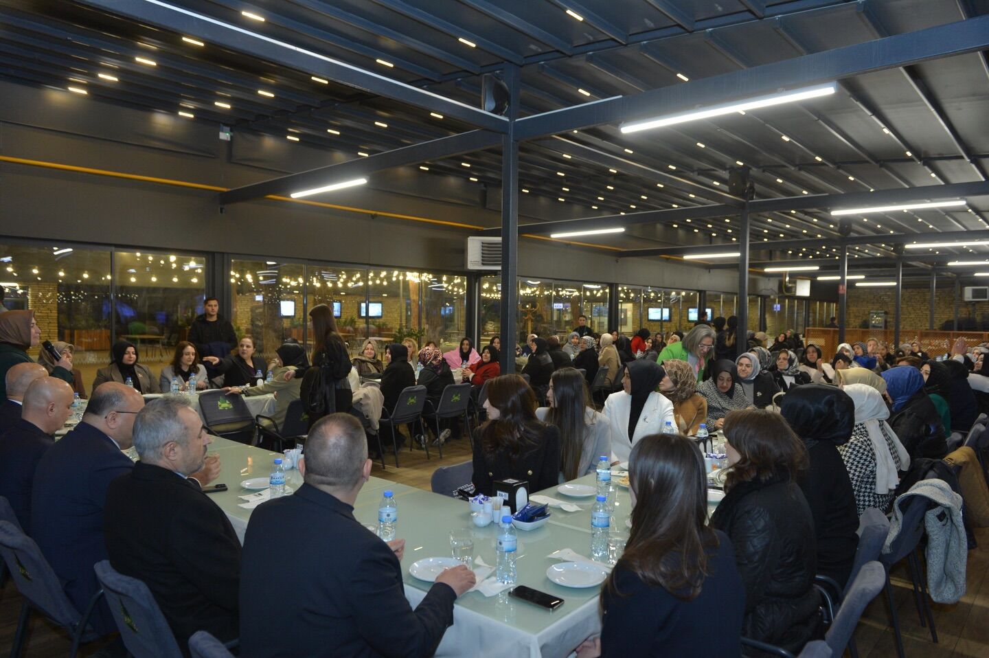 Ak Parti Kahrammanmaraş Kadın Kolları 8 Mart’ta Anlamlı Bir Program Düzenledi