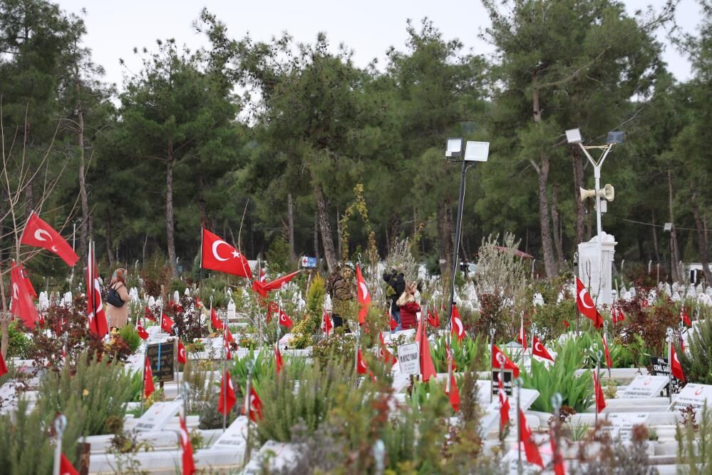 Arife Günü Mezarlıklarda Hüzünlü Bayram Ziyareti 1