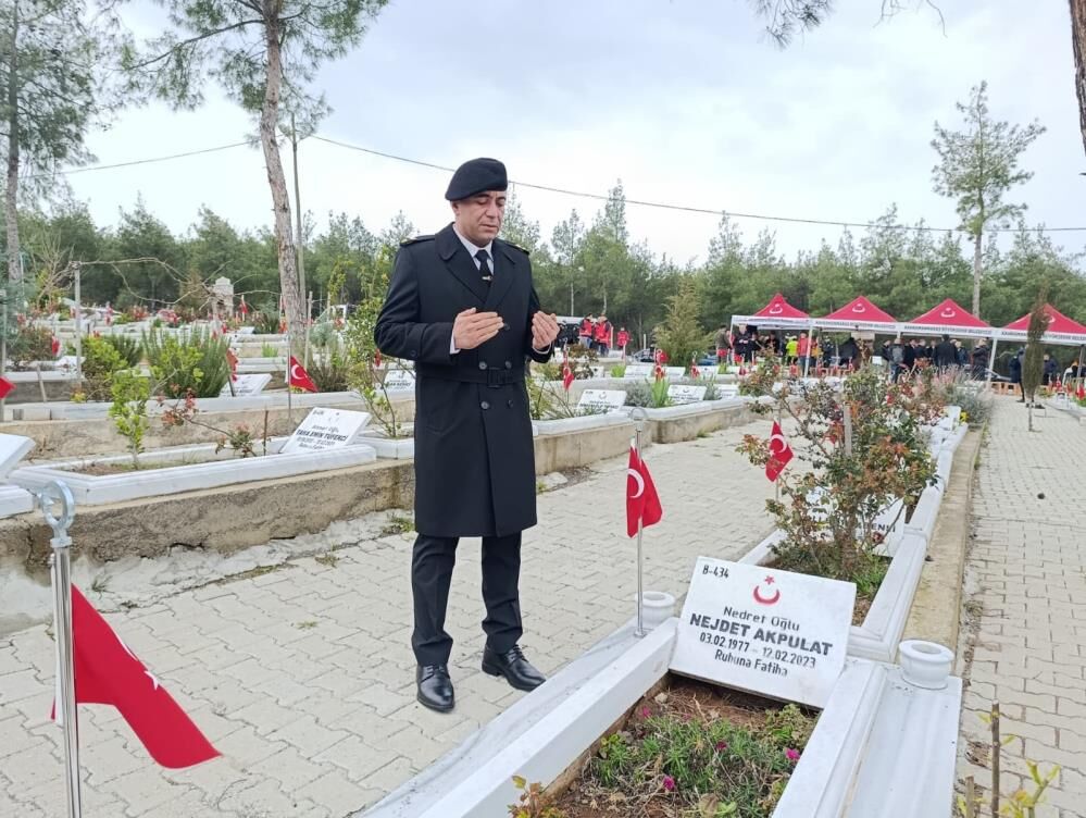 Arife Günü Mezarlıklarda Hüzünlü Bayram Ziyareti 6