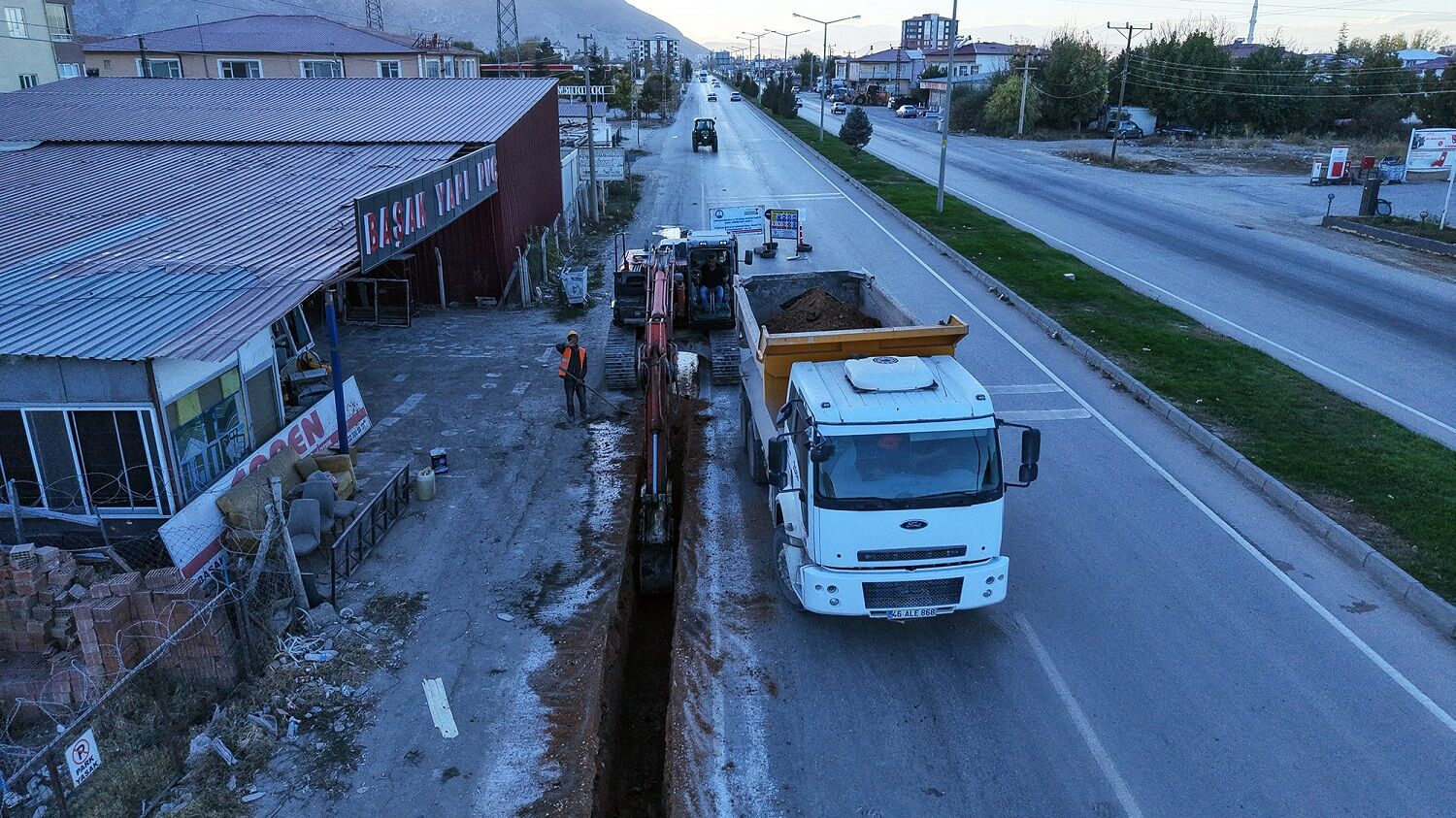Başkan Görgel “Elbistan’ın Altyapı Ve Yol İhtiyacını Çözüme Kavuşturuyoruz” (4)