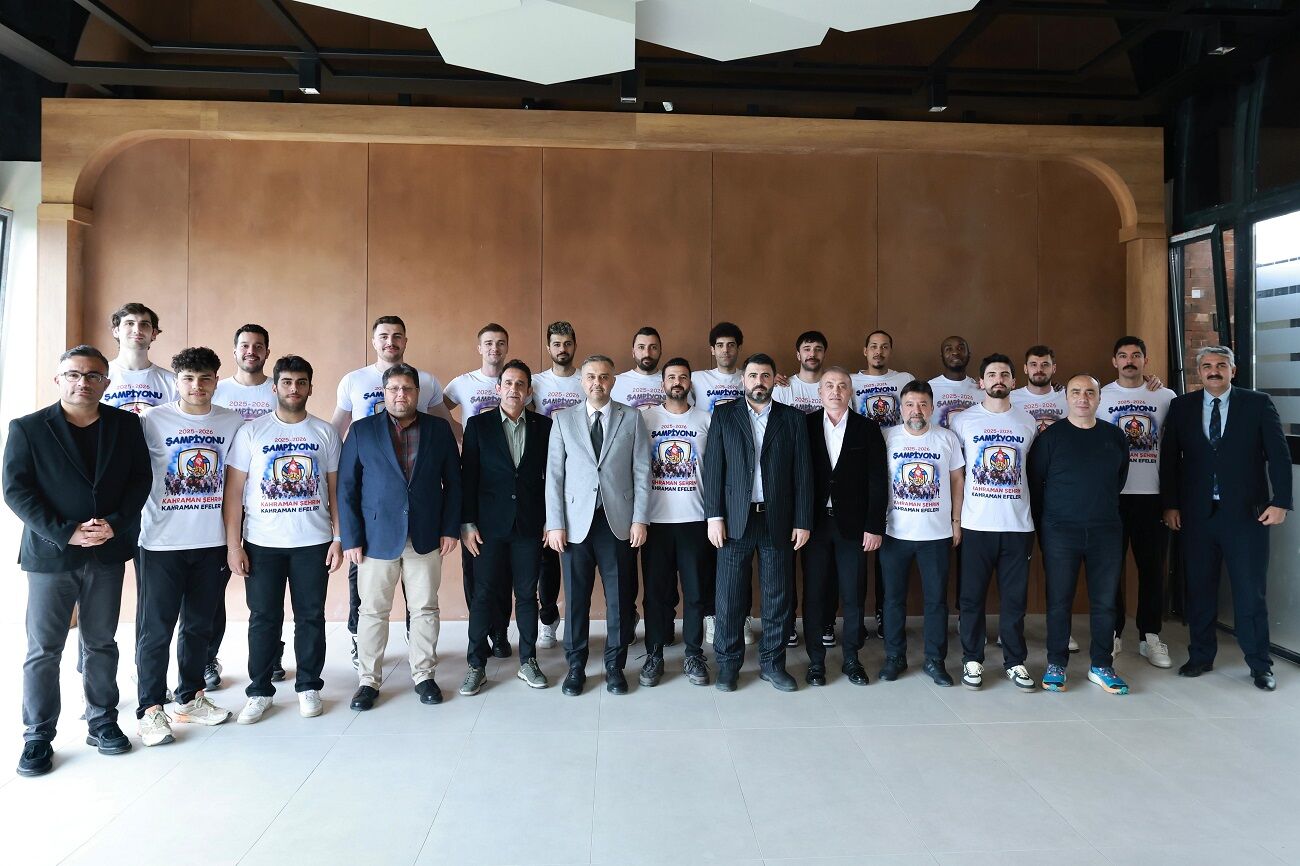 Başkan Toptaş, Efeler Ligi’ne Yükselen Onikişubat Belediye Spor İle Şampiyonluk Yemeğinde Buluştu (1)