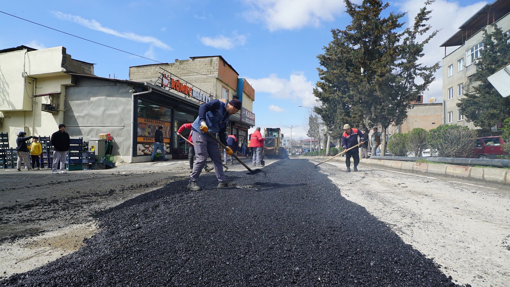 Büyükşehir, Dulkadiroğlu’nda Asfalt Mesaisini Sürdürüyor (2)-1
