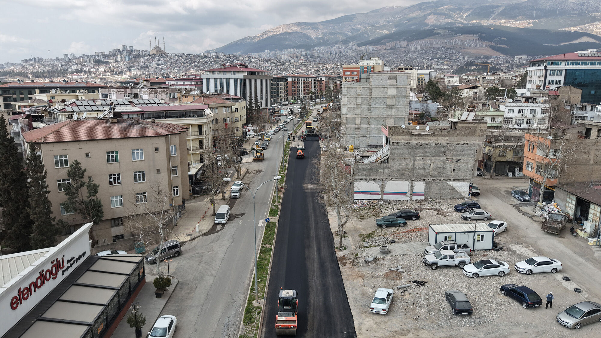 Büyükşehir, Dulkadiroğlu’nda Asfalt Mesaisini Sürdürüyor (3)